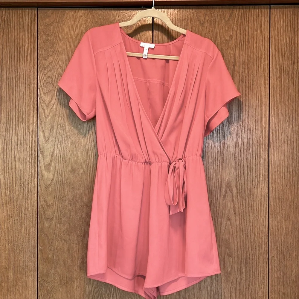 LEITH Flutter‎ Sleeve Surplice Romper, Coral, M